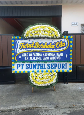 Papan Bunga Duka di Cemoro