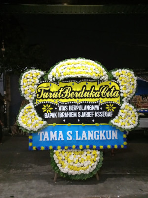 Papan Bunga Duka di Cemoro